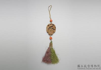 图片[2]-Sandalwood pendant with melon-and-tendril decoration, Qing dynasty (1644-1911)-China Archive